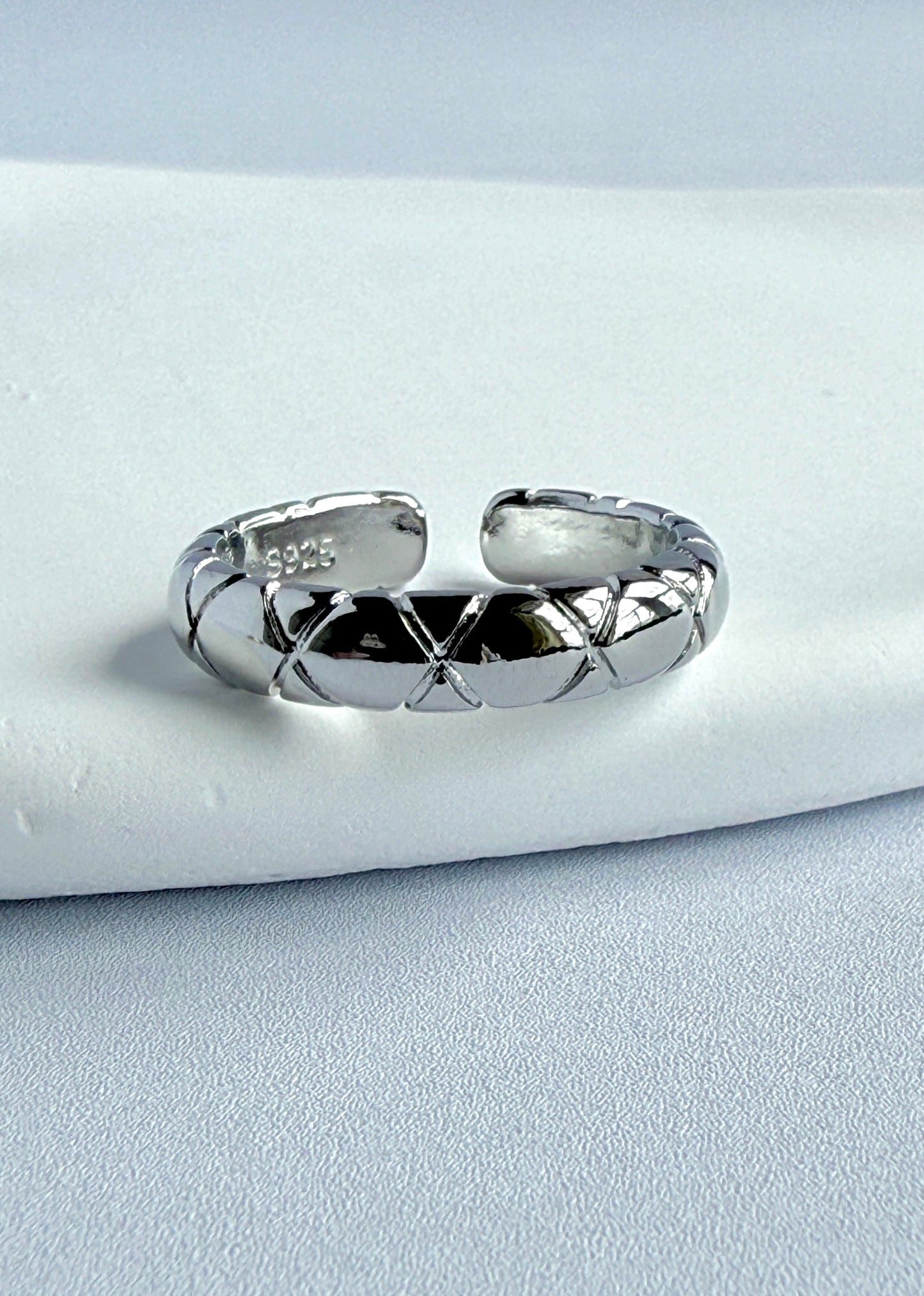 Quilted Motif Ring