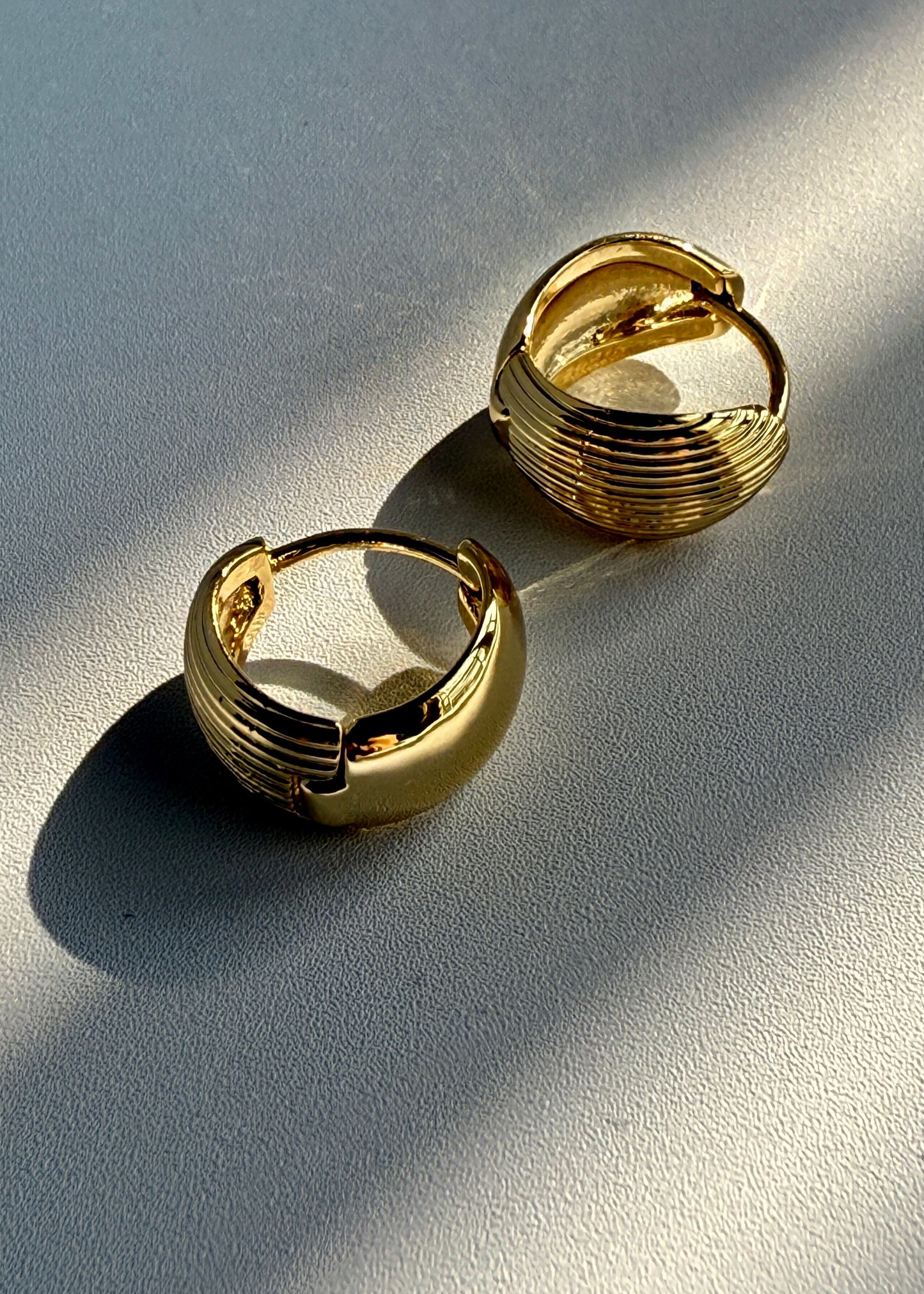 Shell Pattern Hoop Earrings