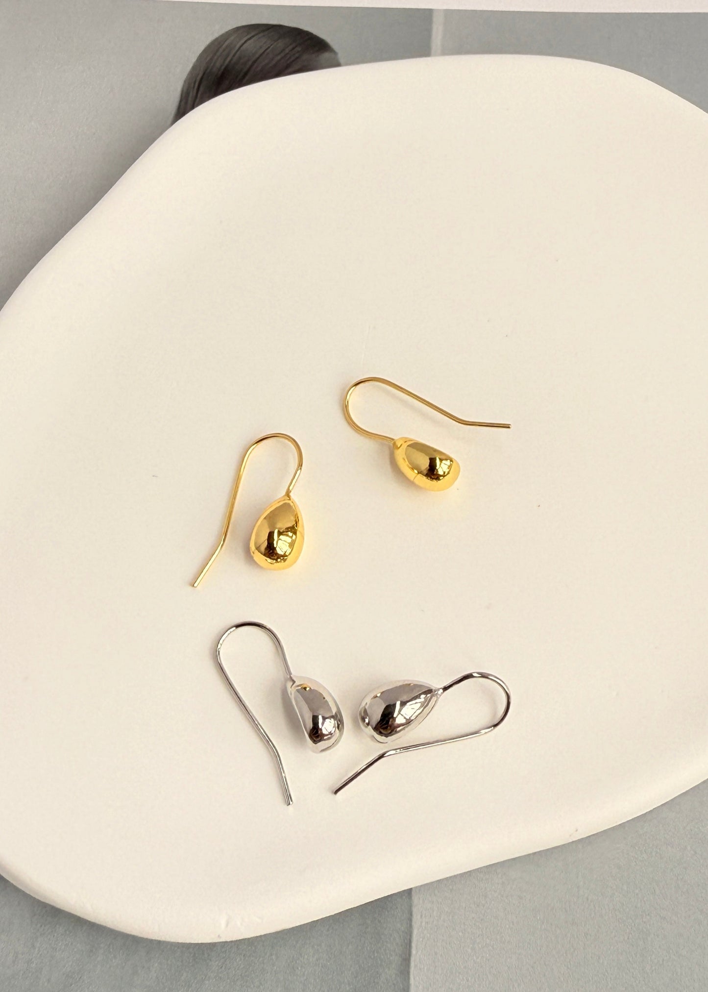 Hollow Teardrop Earrings