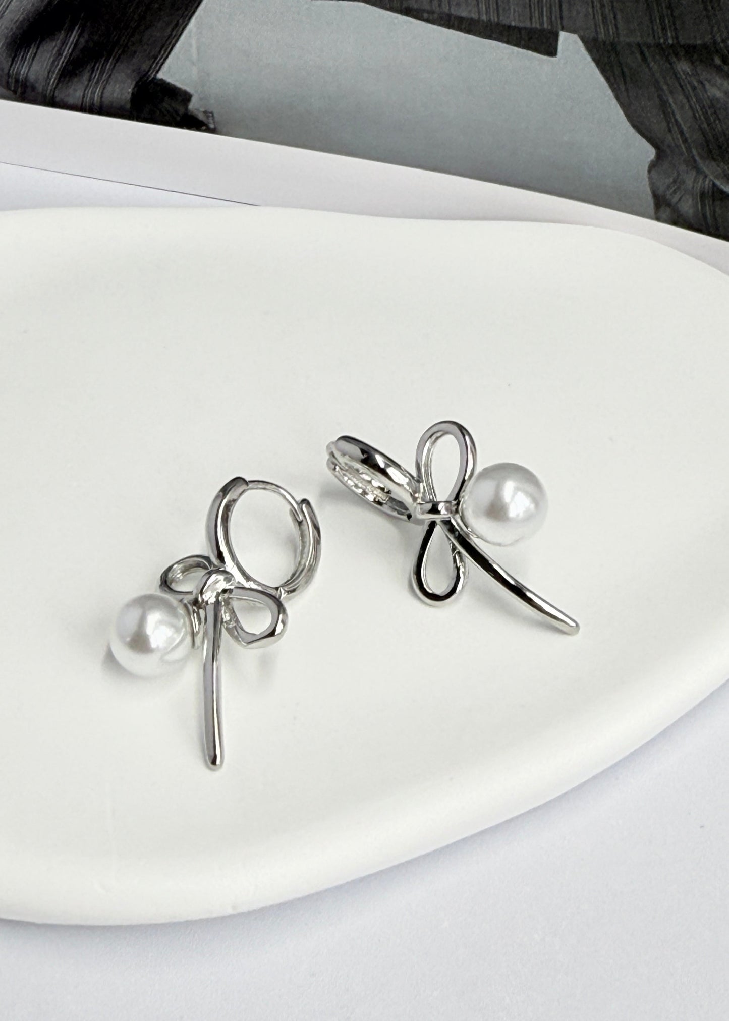 Sweet Bow Pearl Earrings