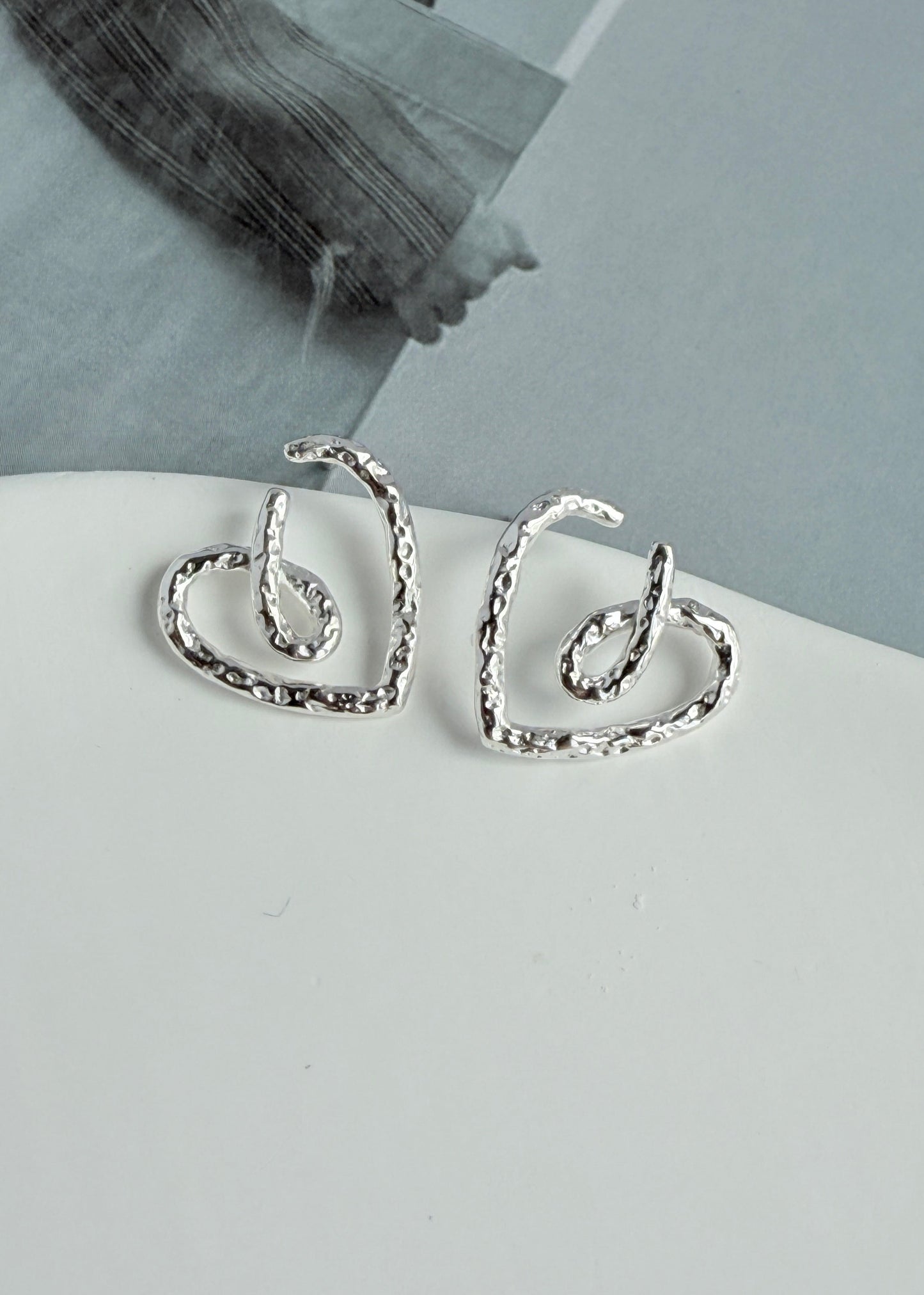Simple Heart Line Earrings