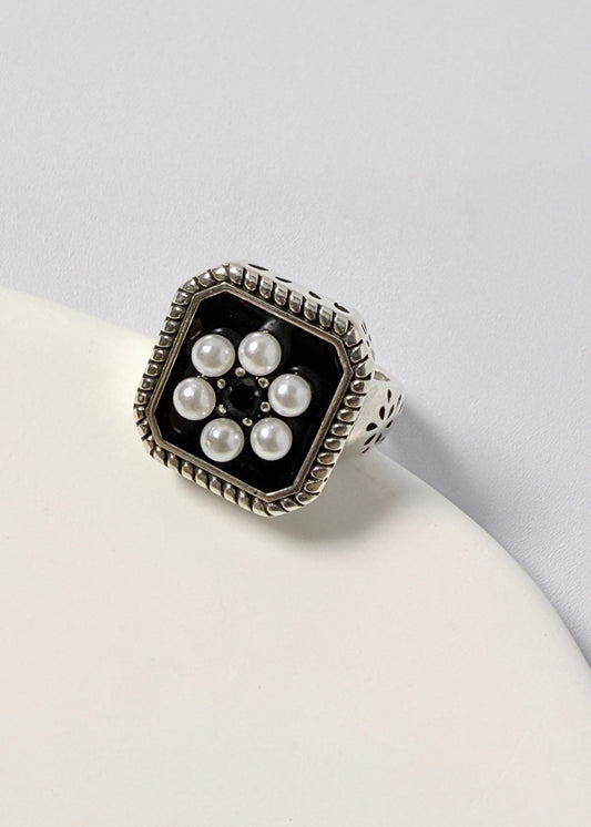 Black Square Ring