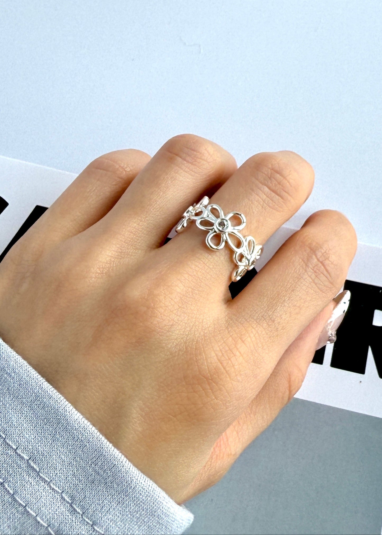 Hollow Zirconia Flower Ring