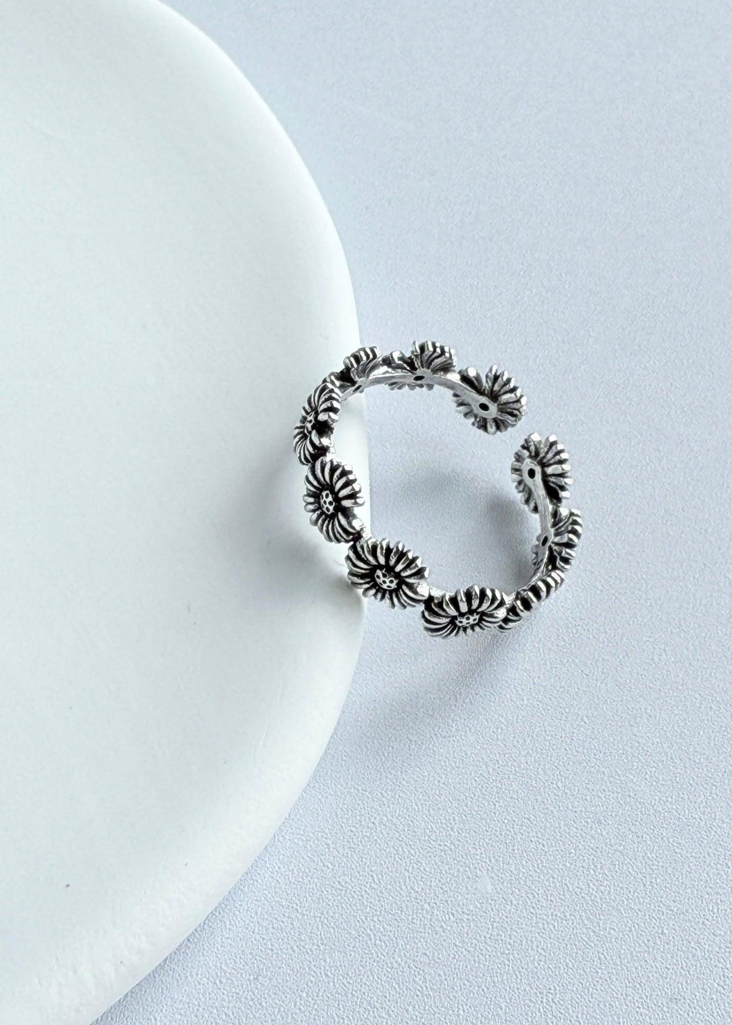 Vintage Daisy Ring
