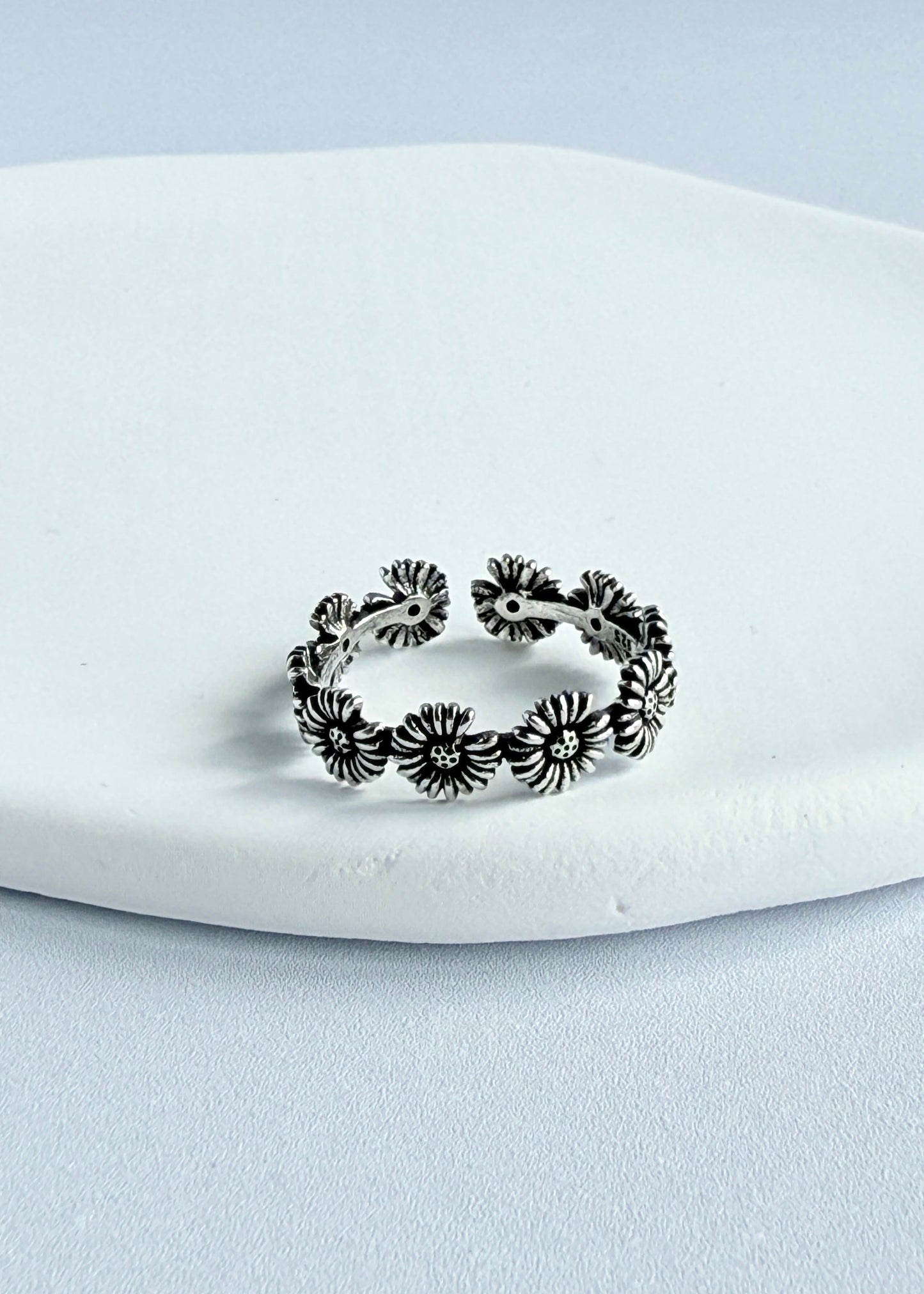 Vintage Daisy Ring