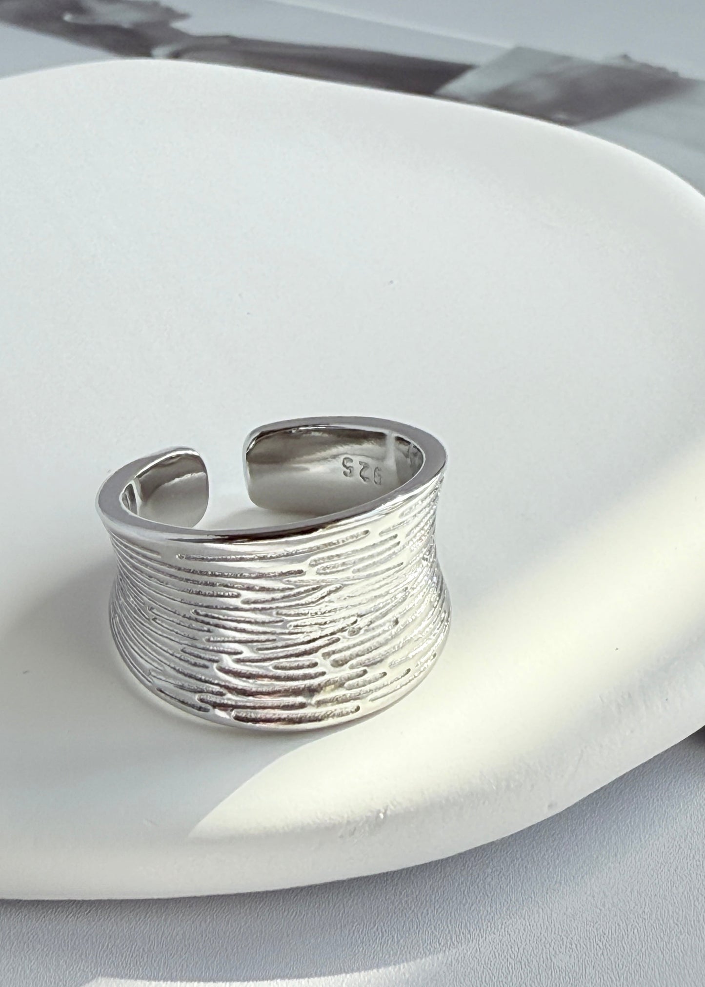 Geometric Wide Stripe Ring