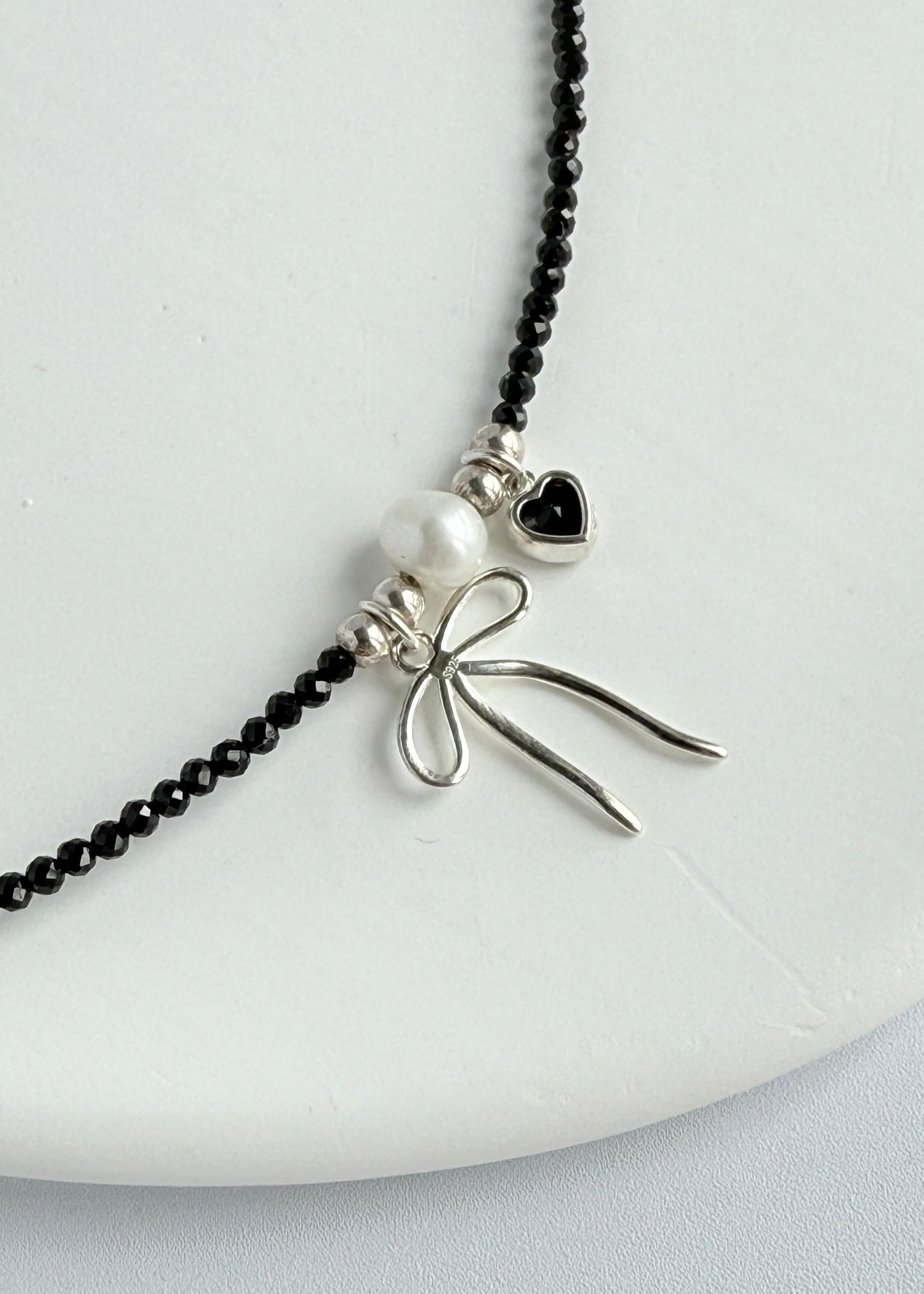 Bowknot Black Heart Freshwater Pearl Beaded Necklace