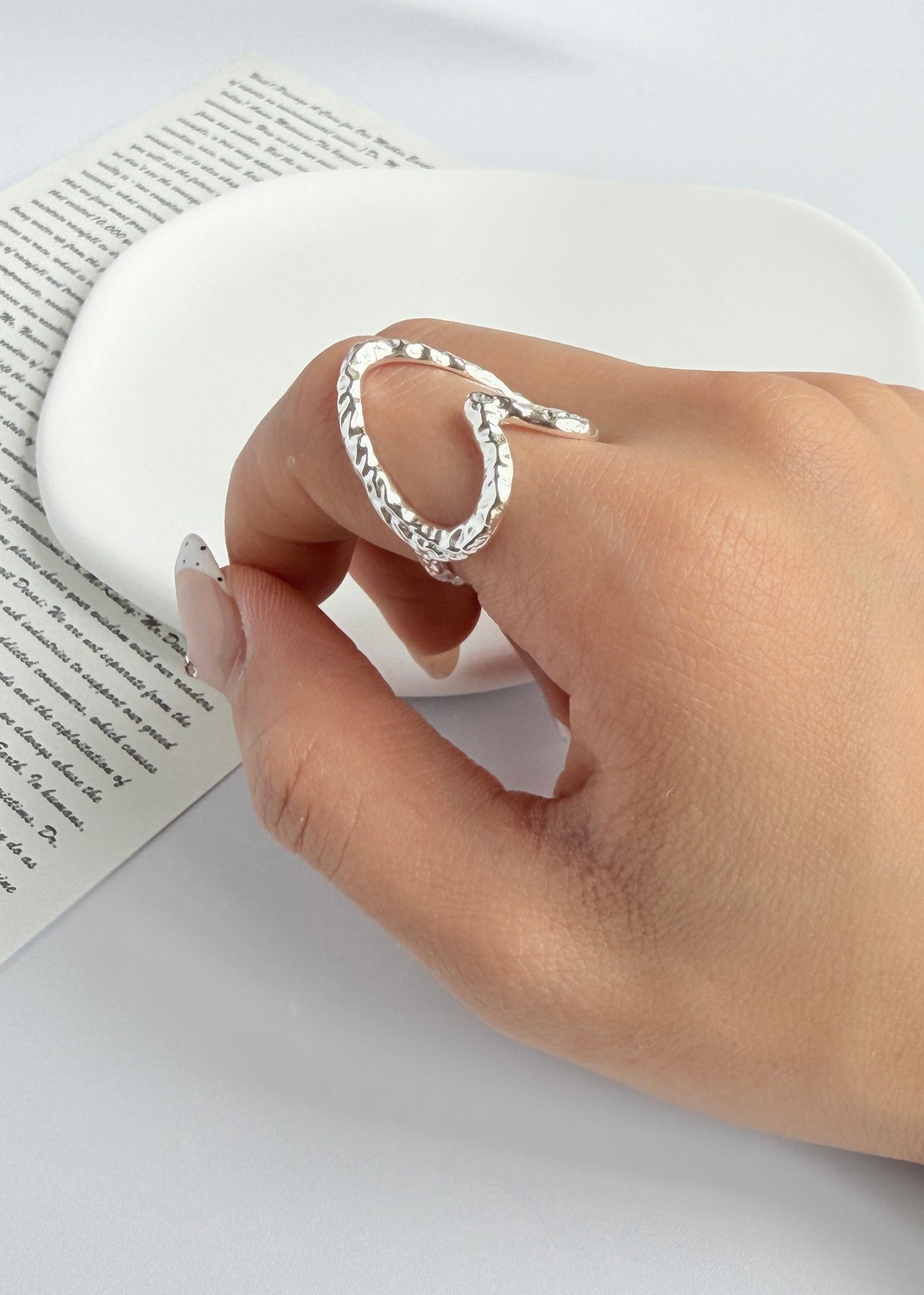 Wide Heart Hollow Texture Ring