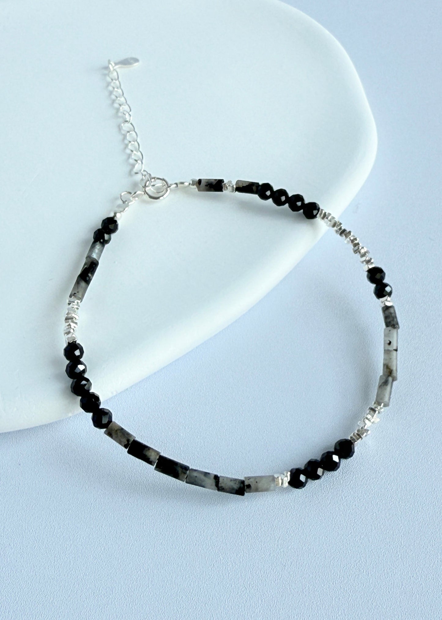 Black Spinel Beaded African Loose Bracelet