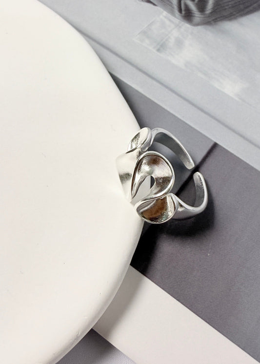 Wave Shaped Ring