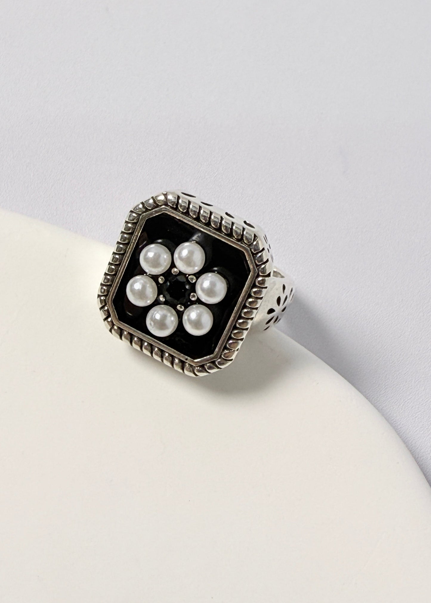 Black Square Ring