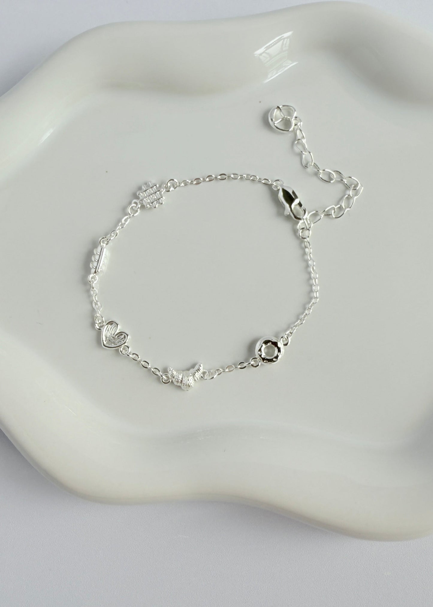 Croissant Alkaline Knot Bracelet