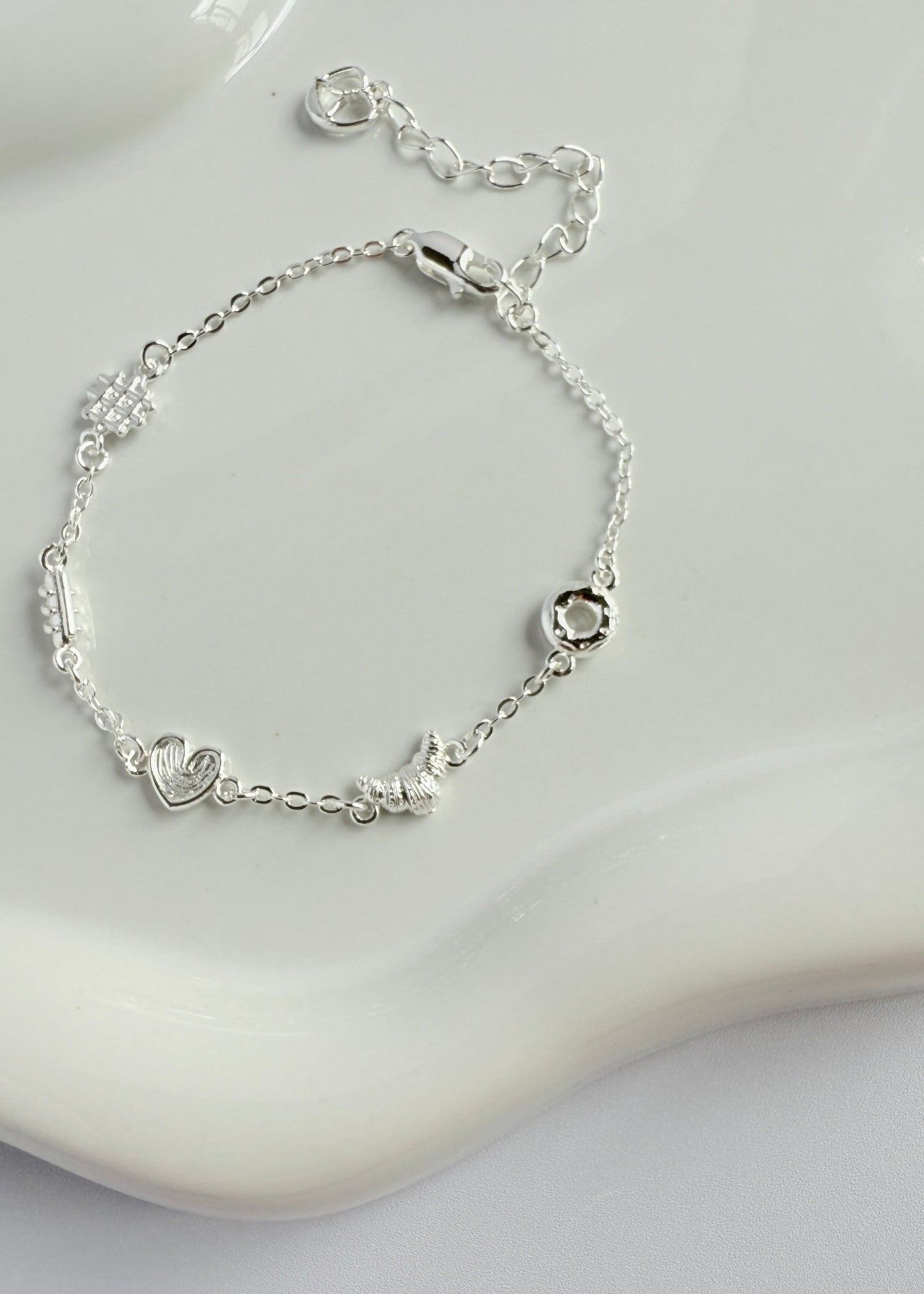 Croissant Alkaline Knot Bracelet